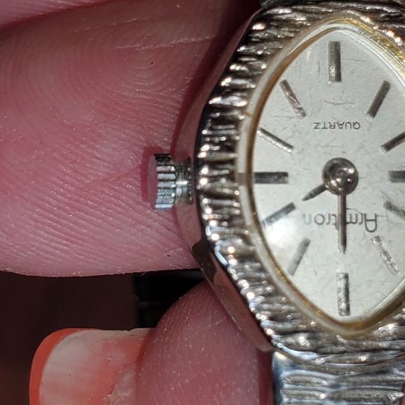 ⌚️VTG Retro Armitron Fashion Quarts Women's Watch with Instruction manual - Picture 8 of 13